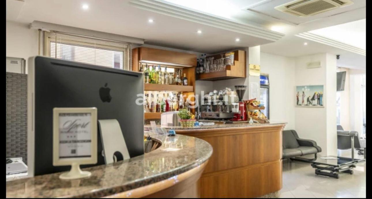 Hotel Sport Rimini Extérieur photo